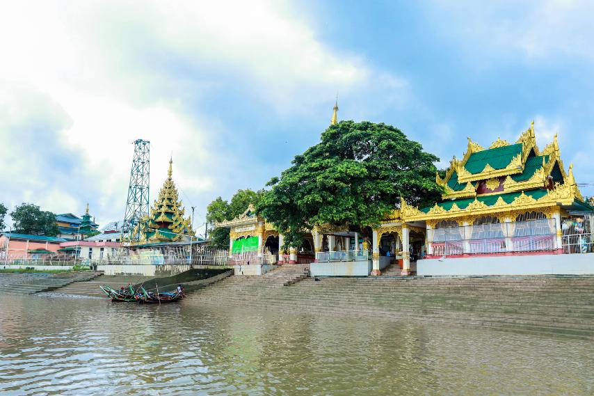 မုခ်ဦးအဝင်ရေဆင်းတံတား